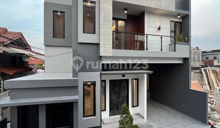 RUMAH DALAM CLUSTER POLTANGAN SWADAYA 2LT DAN ROOFTOP
