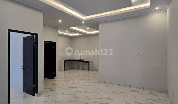 Rumah Mewah Bergaya Klasik Eropa Dalam Cluster Jagakarsa Jakarta Selatan 6