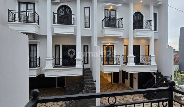 Rumah Mewah Bergaya Klasik Eropa Dalam Cluster Jagakarsa Jakarta Selatan 1