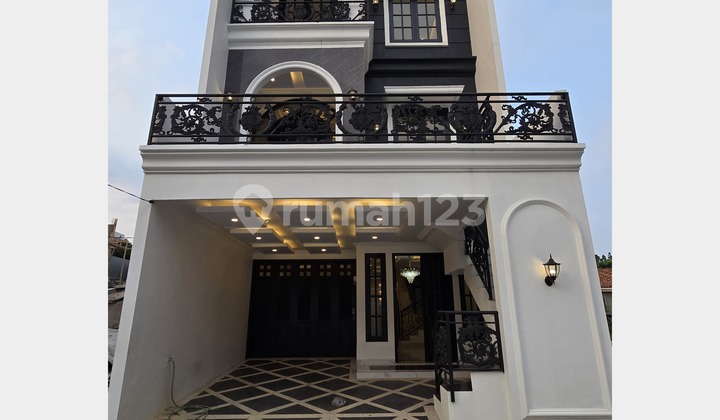 RUMAH MEWAH AMERICAN CLASSIC 3Lt hunian nyaman Jagakarsa