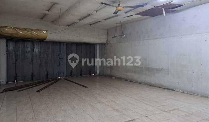 For Rent: 2-Story Shop House in a Strategic Location on Pemuda Street, Magelang City For Rent: 2-Story Shop House in a Strategic Location on Pemuda Street, Magelang City