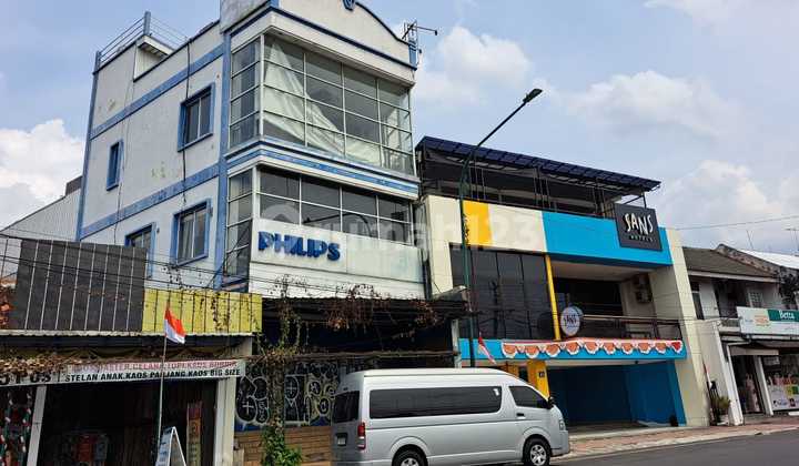 3-Story Shophouse Strategic Location Near Malioboro Tourist Area Yogyakarta
