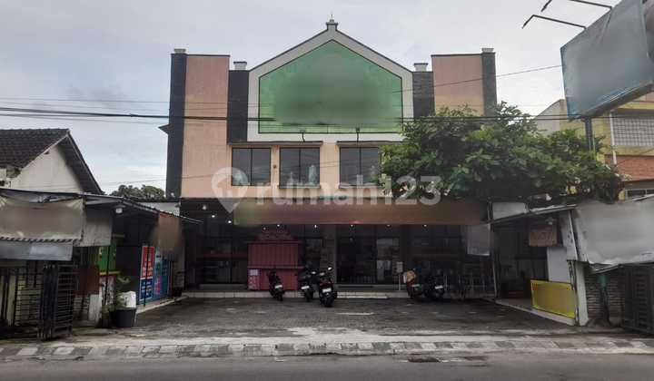For Rent 2-Story Shop House in Strategic Location at Jalan Godean Business Area 1
