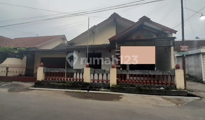 Rumah Tinggal Lokasi Premium di Daerah Jalan Kaliurang Rumah Tinggal Lokasi Premium di Daerah Jalan Kaliurang