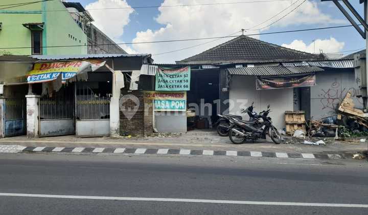 Rumah Strategis di Jl. Pandeyan - Cocok untuk Usaha & Investasi