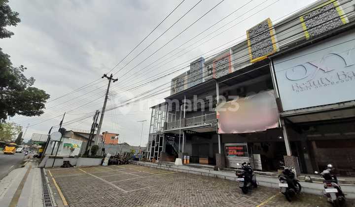 For Rent 3-Story Strategic Shop House in Grand Maris, Banyurojo, Mertoyudan, Magelang 2