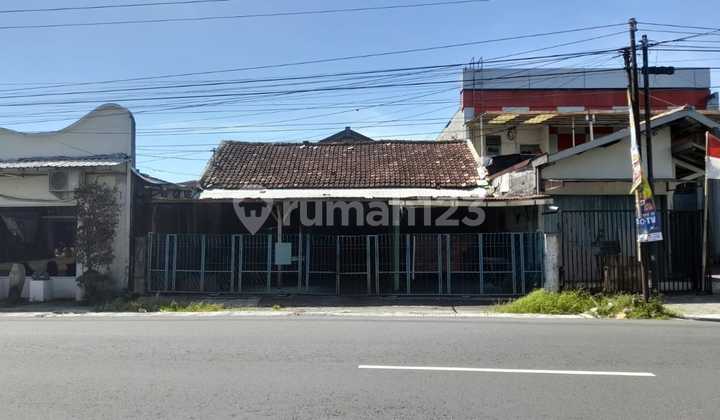 Dijual Rumah Luas Tanah 595 Meter Persegi Lokasi Jalan Parangtritis - Sewon Bantul