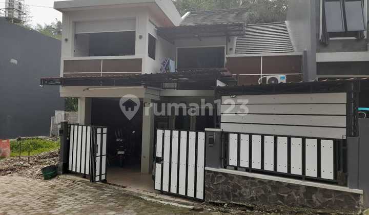 Rumah 2 Lantai Lokasi Strategis di Griya Tirta Asri Mlati Sleman Rumah 2 Lantai Lokasi Strategis di Griya Tirta Asri Mlati Sleman