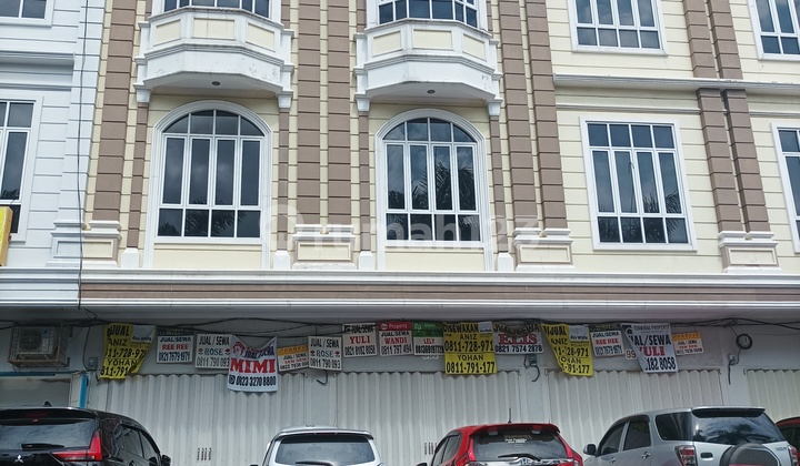 New 3-Story Ruko for Rent on Gatot Subroto Street, Pahoman, Bandar Lampung