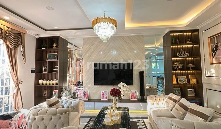 Quick Sale Modern Luxury House in East Ciputat, South Tangerang 2