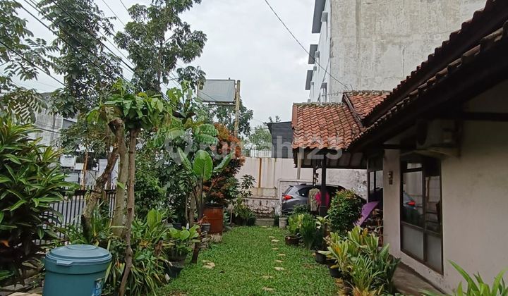 Rumah Klasik Siap Huni di Mainroad Kota Bandung