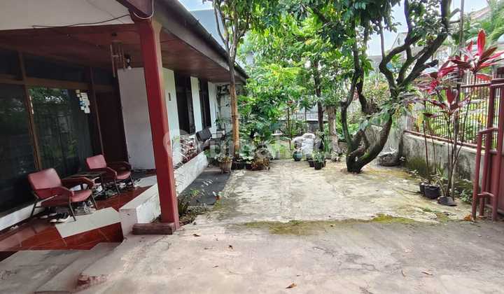 Classic Large House in Batununggal Bandung 2