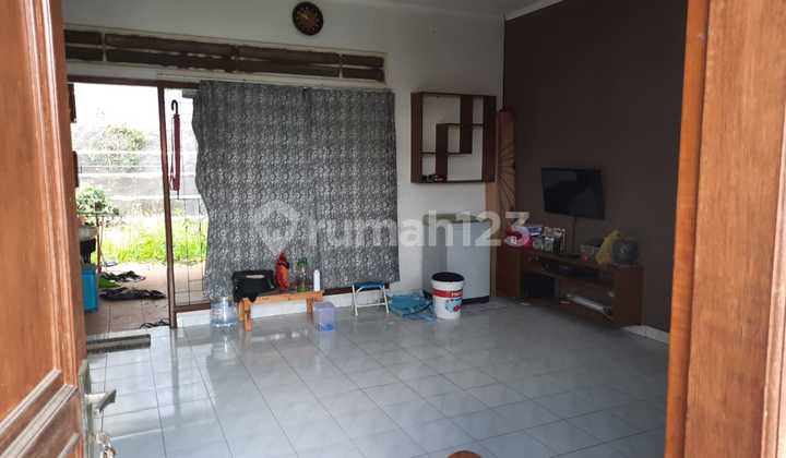 Rumah Lama Dalam Komplek Asri Gegerkalong Bandung 2