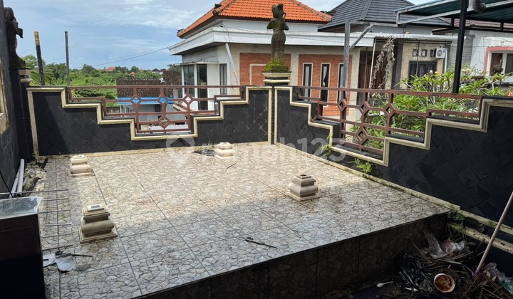 RUMAH 2 LANTAI DESA PENATIH DI JUAL! 1