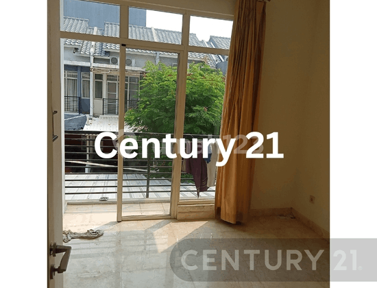 For Rent: Layar Permai House in PIK with Marble Floor Near Swimming Pool