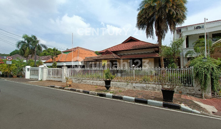 Menteng House on Tegal Tenang Street, Strategic Location