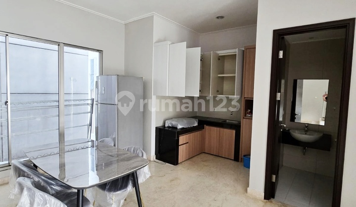 Rumah Golf Island 2 Lantai Hadap Selatan Semi Furnished 2