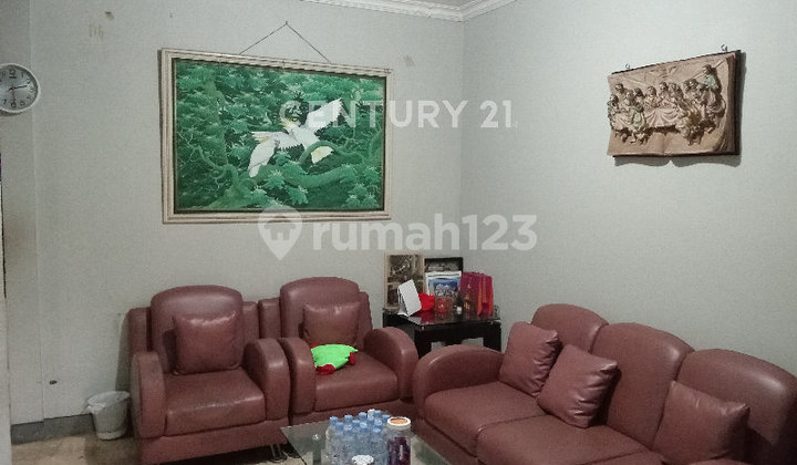 Dijual Rumah Asri Taman Kedoya Baru Jakarta Barat 2