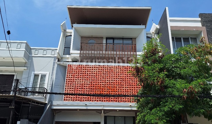 Gedung Kantor 4 Lantai Mewah Pluit Muara Karang