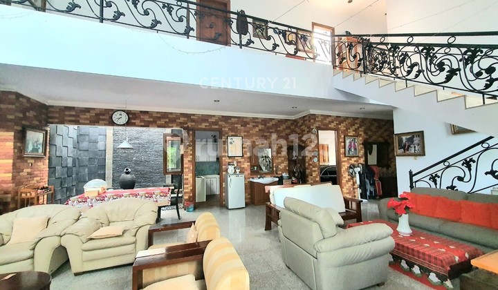 Cempaka Putih House, Hook Position, Grand, Nice, Ready to Live In, Furnished