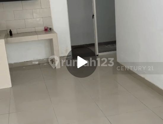 For Rent: 3-STORY PIK HOUSE IN A WIDE STREET ROW 2