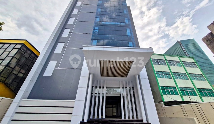 7-Storey Brand New Office Building Ready to Occupy in Mampang Prapatan