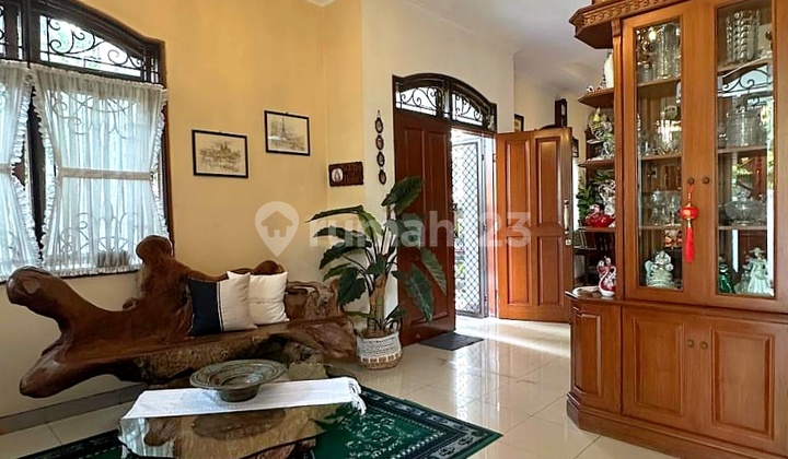 Rumah 2 Lantai Hook Fully Furnished di Kelapa Gading