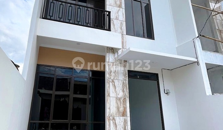 Rumah 2 Lantai Brand New Siap Huni di Harapan Indah Bekasi 2