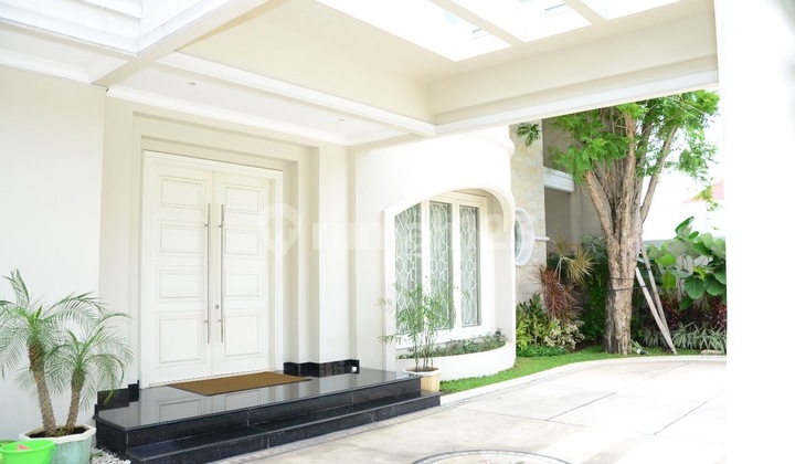 FOR SALE VILLA BUKIT REGENCY HOUSE 4BR FULLY FURNISHED NEAR PAKUWON MALL