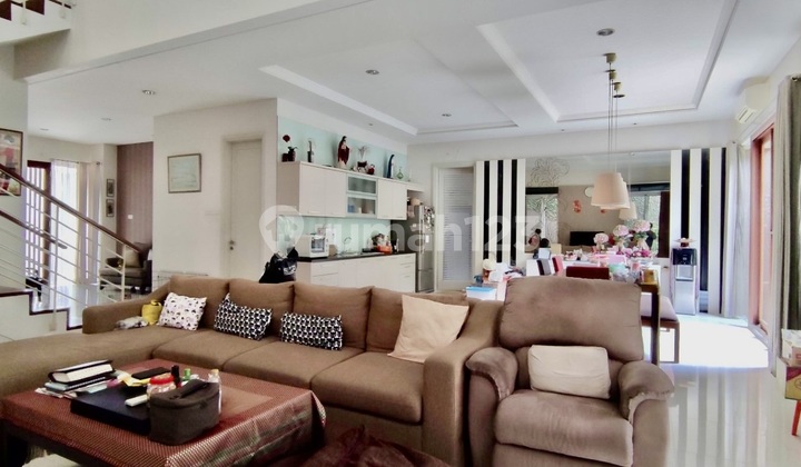 Jual Sewa Rumah Royal Residence Luar Cluster Private Pool Lokasi Terdepan Wiyung 2