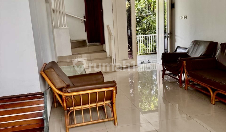 DIJUAL RUMAH ROYAL RESIDENCE ADDINGTON FURNISH 3KT 2 LANTAI WIYUNG 2