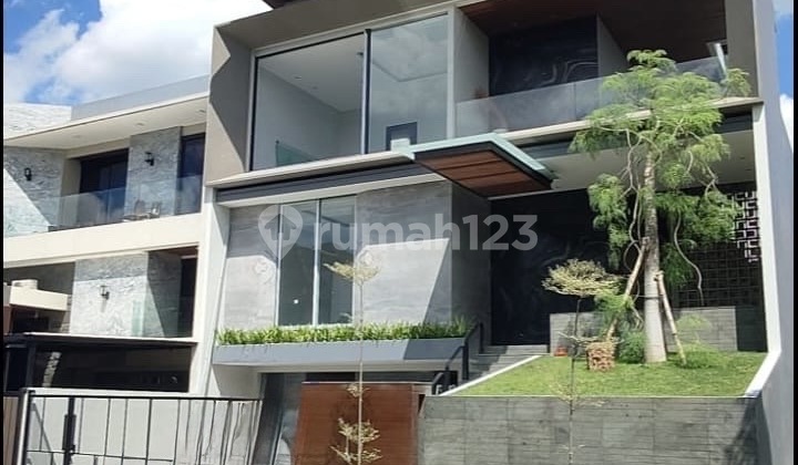 DIJUAL RUMAH SOMERSET CITRALAND 3 LANTAI KONSEP VILLA MEWAH BARU GRESS 1