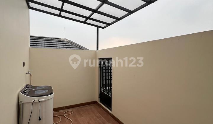 Rumah 3 Lantai Modern Minimalis Di Komplek Jagakarsa Rumah 3 Lantai Modern Minimalis Di Komplek Jagakarsa