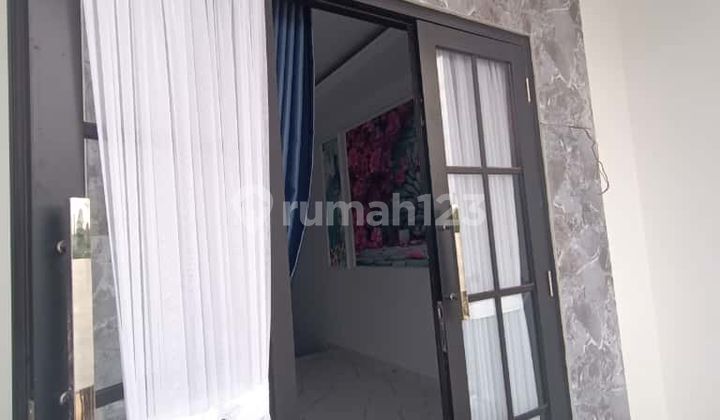 Rumah Mewah Dekat ke Jalan Margonda Raya Rumah Mewah Dekat ke Jalan Margonda Raya