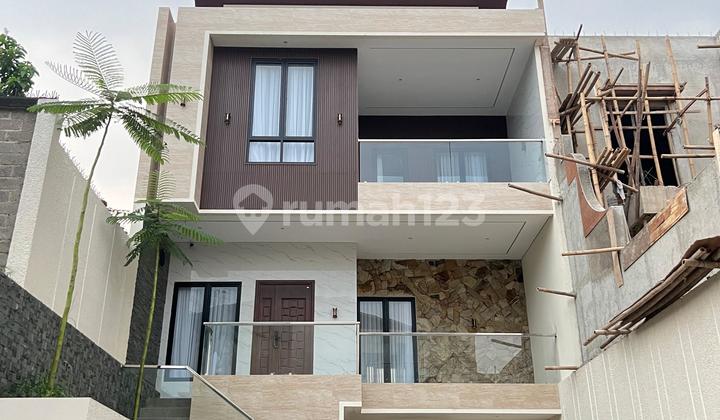 Rumah 3 Lantai Minimalis Modern Di Jagakarsa