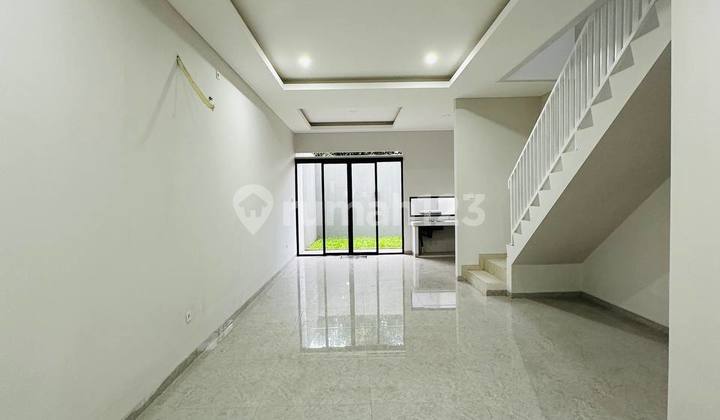 Rumah Mewah Dekat Universitas Terbuka Pondok Cabe