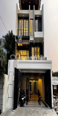Rumah Mewah Di Jagakarsa 5 Kamar Tidur Shm