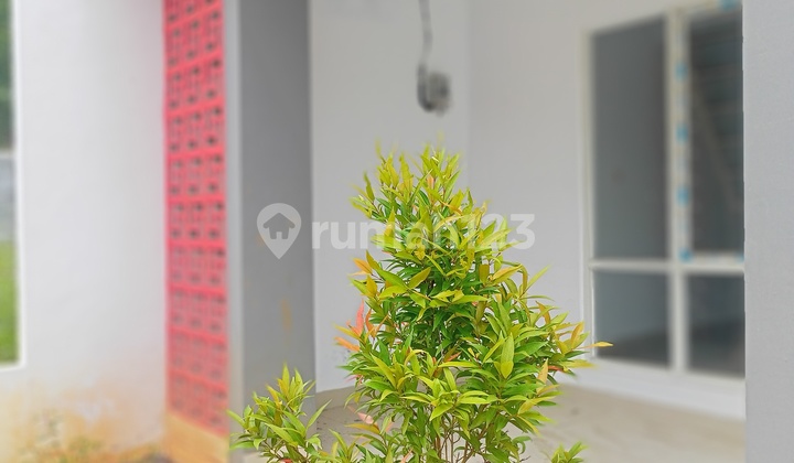 Rjmah Pinggir Jalan 1 ½ Lantai Siap Huni Dekat Mm2100 2