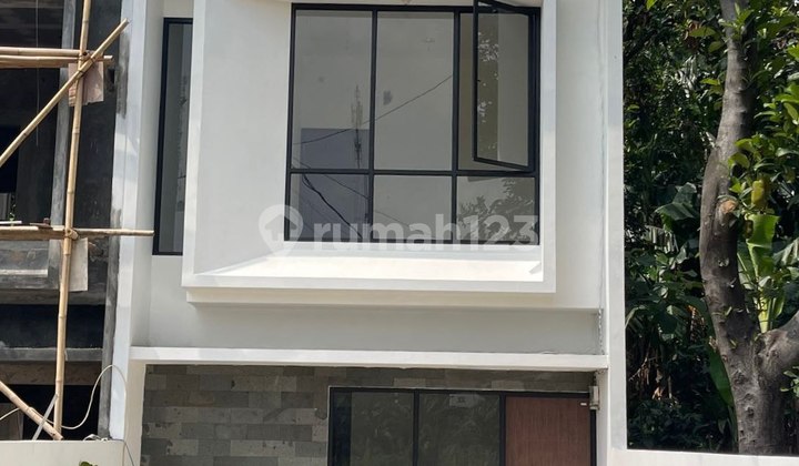 Dijual Rumah Siap Huni 2 Lantai Lokasi Dekat Jl. Wibawa Mukti SHM bisa KPR