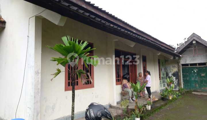Residential House with 600 Square Meters of Land Located in Ngaglik, Sleman 2