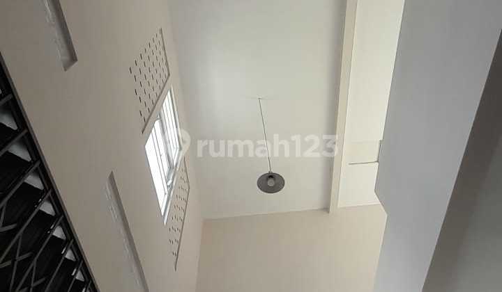 For Sale 2-Story Shophouse Strategically Located in Giwangan, Umbulharjo. For Sale 2-Story Shophouse Strategically Located in Giwangan, Umbulharjo.