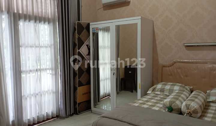 Rumah Tinggal Furnish 6 Kamar Lokasi Dekat Pasar Kolombo 2