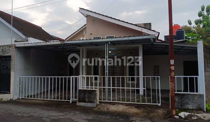 Rumah Tinggal Furnish Lokasi Strategis di Triharjo Sleman