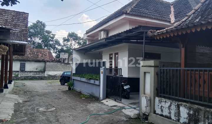 Kost Furnish 10 Kamar Lokasi Startegis Dekat Kawasan Bisnis Jalan Kaliurang Kost Furnish 10 Kamar Lokasi Startegis Dekat Kawasan Bisnis Jalan Kaliurang