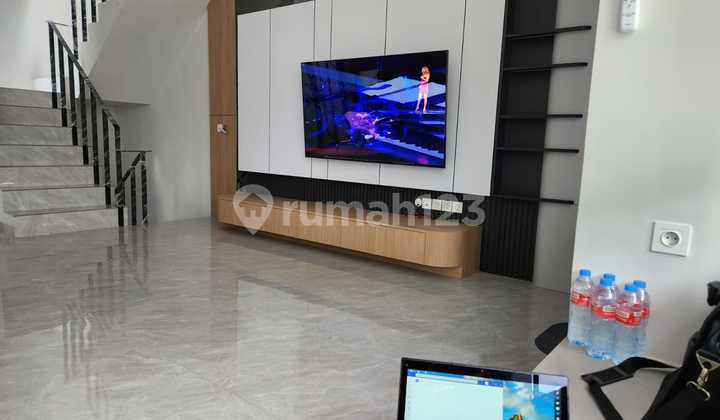 DIJUAL RUMAH BERLOKASI DI CLUSTER AETHER GREENWICH PARK BSD CITY