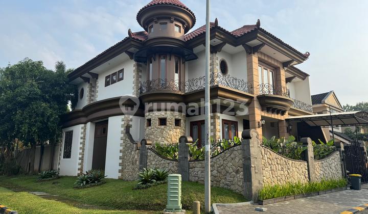 Rumah Castle Hoek Furnished Siap Huni di Puspita Loka Bsd City 2