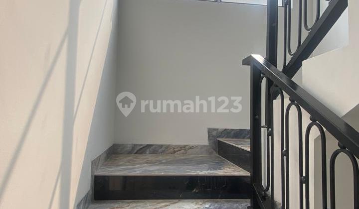 FOR SALE New American Classic Cosmo Icon BSD House 2