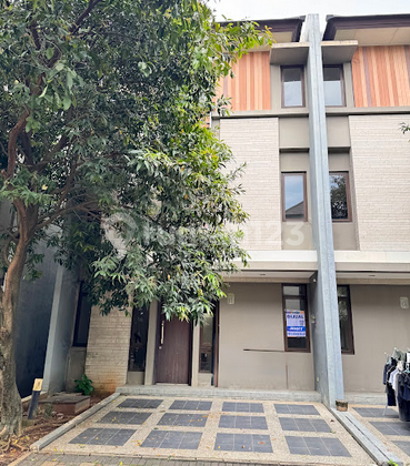 Dijual Rumah Siap Huni REGENTOWN BSD Posisi dekat ICE BSD Dijual Rumah Siap Huni REGENTOWN BSD Posisi dekat ICE BSD