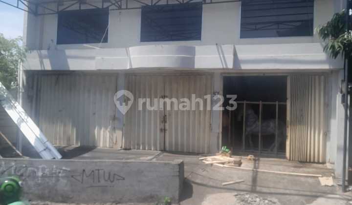 For Sale Two Blocks of Muding Shophouses in Kerobokan, Badung For Sale Two Blocks of Muding Shophouses in Kerobokan, Badung