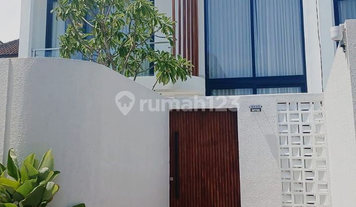 Villa For Sale Freehold In Gunung Tangkuban Perahu Kerobokan